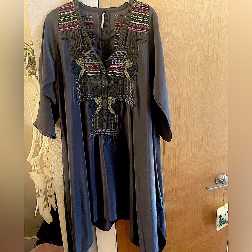 LN Free People Vintage Tunic/Dress charcoal Silk, with Neon Embroidery! S Fab!